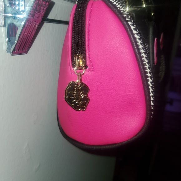 Betsey Johnson Black and Pink Cat Face Clutch - Picture 2 of 7